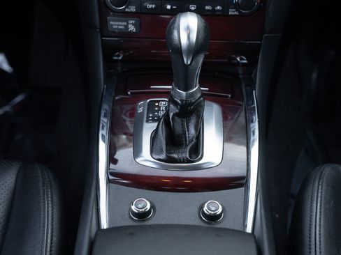 Used 2011 INFINITI G37 Journey w/ Premium Pkg image 15