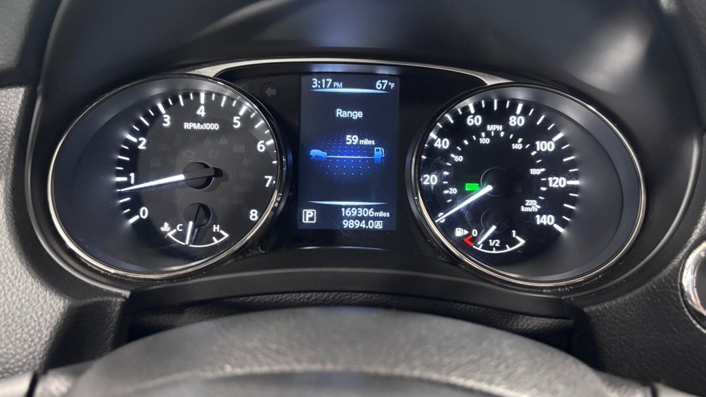 Used 2016 Nissan Rogue SV FWD image 14
