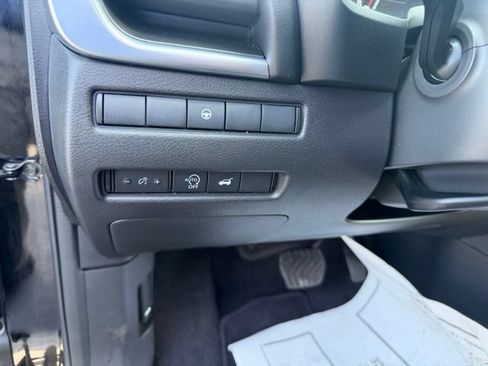 Used 2025 Nissan Rogue SV AWD/4WD image 17