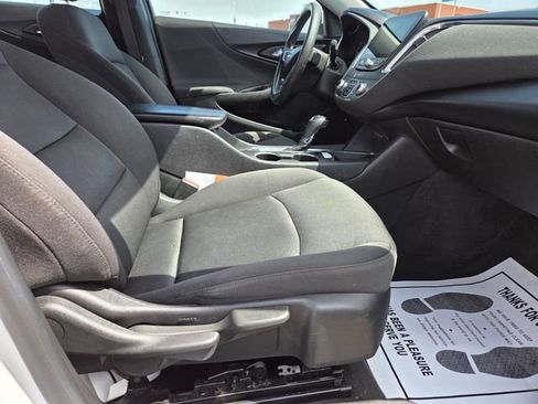 Used 2019 Chevrolet Malibu LT FWD image 34