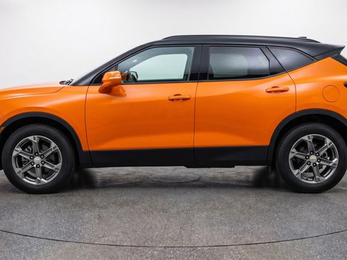Used 2025 Chevrolet Blazer LT FWD image 5