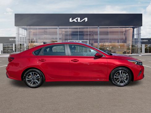 Certified 2023 Kia Forte LXS FWD image 3