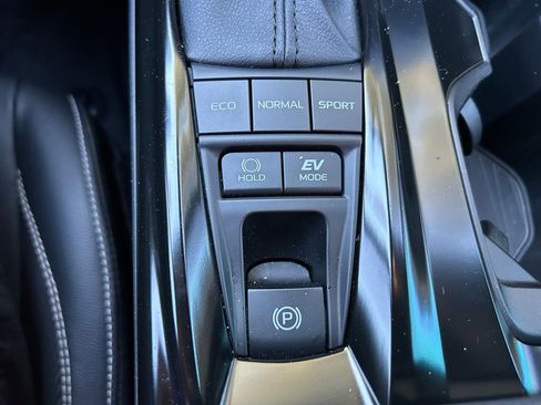 Certified 2025 Toyota Camry SE image 28