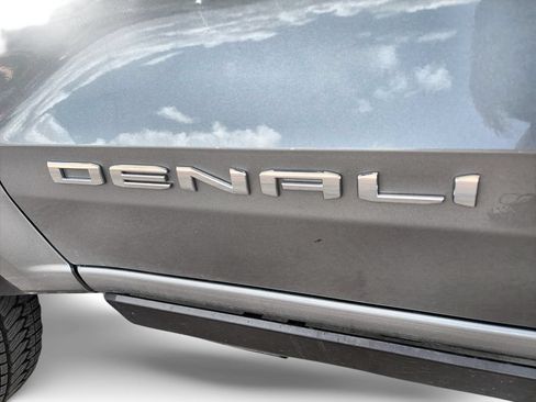 Certified 2025 GMC Canyon Denali AWD/4WD image 32