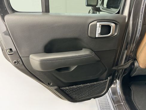 Used 2021 Jeep Wrangler Sahara w/ Cold Weather Group image 27