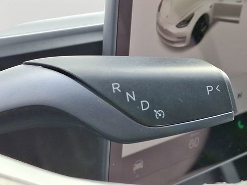 Used 2021 Tesla Model 3 Standard Range Plus image 16