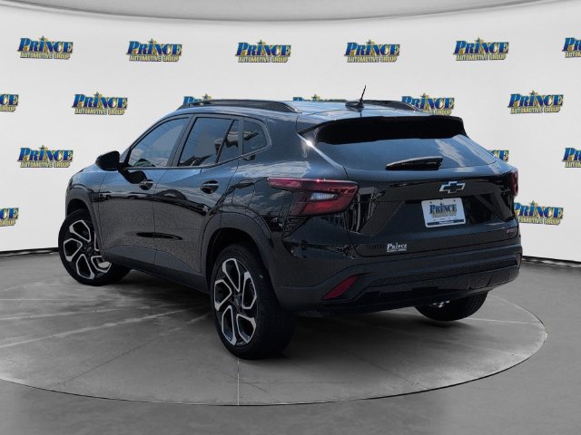 Used 2025 Chevrolet Trax RS w/ Sunroof Package FWD image 11