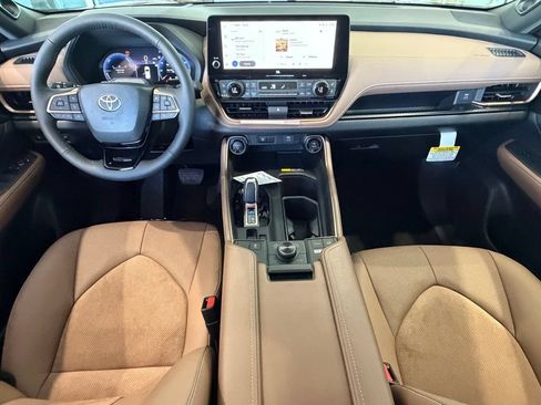 New 2026 Toyota Grand Highlander AWD Hybrid image 29
