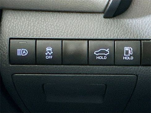 Used 2023 Toyota Camry LE image 10