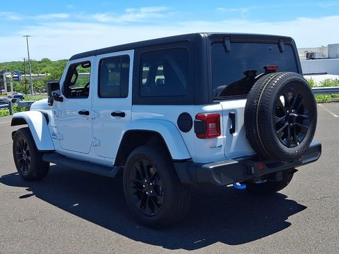 Used 2023 Jeep Wrangler Unlimited Sahara w/ Cold Weather Group AWD/4WD image 4