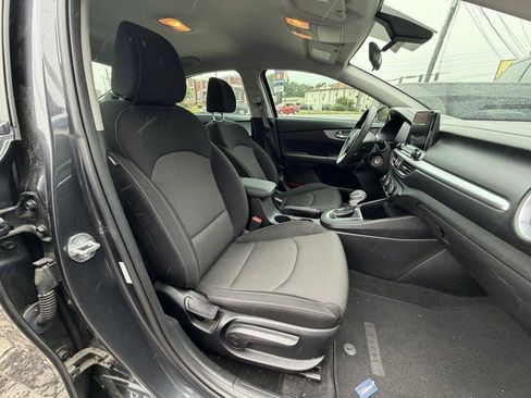 Used 2023 Kia Forte LXS FWD image 19