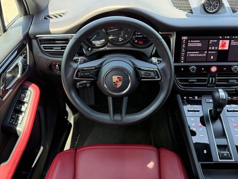Used 2026 Porsche Macan AWD/4WD image 14