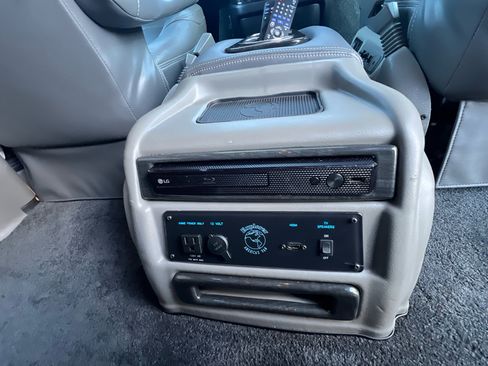 Used 2023 Chevrolet Express 2500 Extended image 43