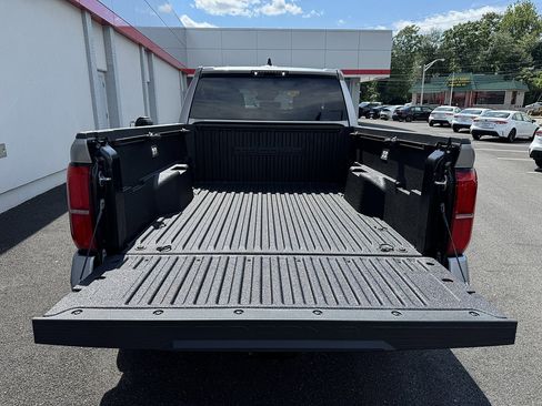 Used 2025 Toyota Tacoma TRD Off-Road AWD/4WD image 10