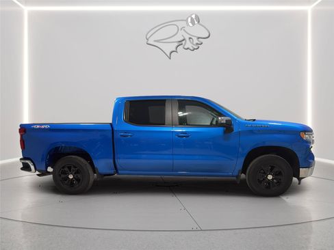 Used 2025 Chevrolet Silverado 1500 LT AWD/4WD image 6