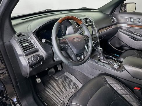 Used 2019 Ford Explorer Platinum AWD/4WD image 14