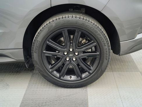 Used 2022 Ford Edge ST-Line w/ Class II Trailer Tow Package AWD/4WD image 15