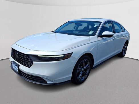 Certified 2023 Honda Accord EX image 4