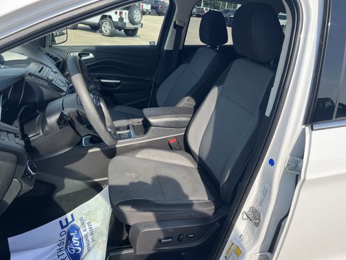 Used 2017 Ford Escape SE FWD image 11