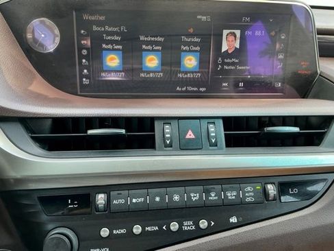 Used 2019 Lexus ES 350 350 Luxury w/ Accessory Package 2 image 27