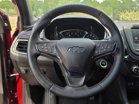 Used 2024 Chevrolet Equinox RS FWD image 24