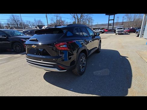 New 2026 Chevrolet Trax LT FWD image 8