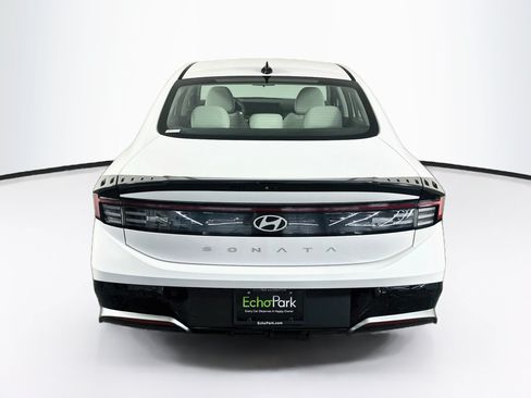 Used 2025 Hyundai Sonata SEL FWD image 7