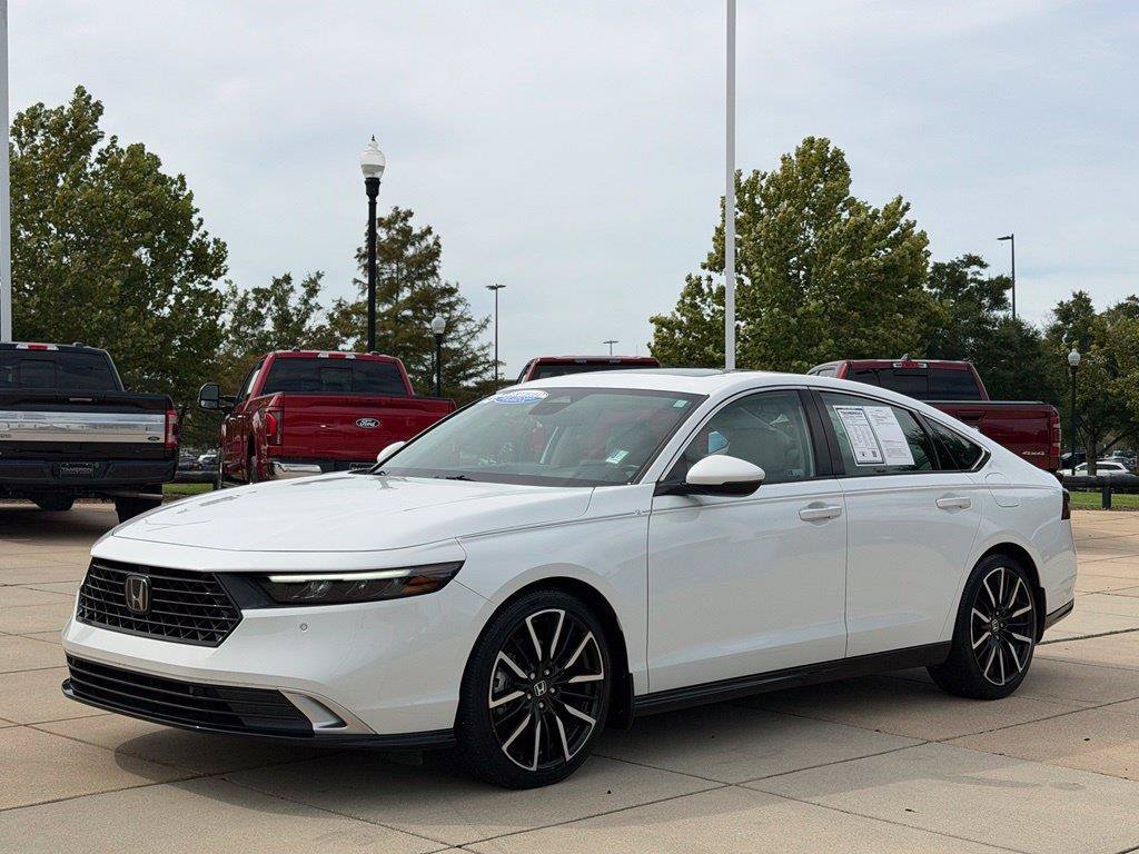 Used 2023 Honda Accord Touring image 8