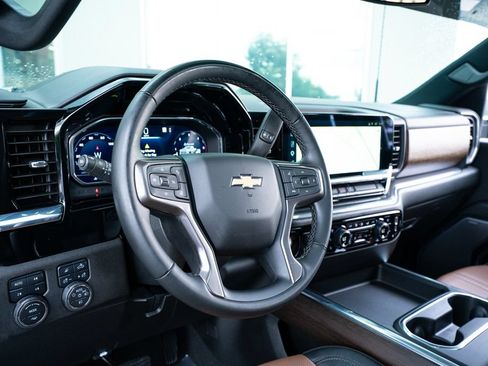 Used 2024 Chevrolet Silverado 3500 High Country AWD/4WD image 32