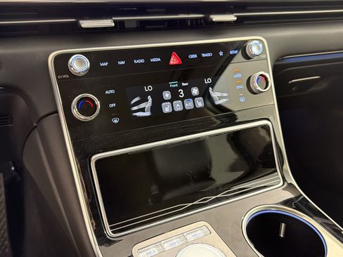 Used 2025 Genesis GV80 2.5T Standard AWD/4WD image 18