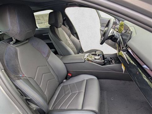 New 2026 BMW i5 eDrive40 w/ M Sport Package image 17