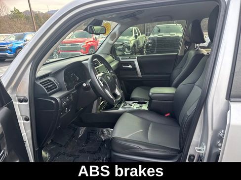 Used 2020 Toyota 4Runner SR5 Premium image 14