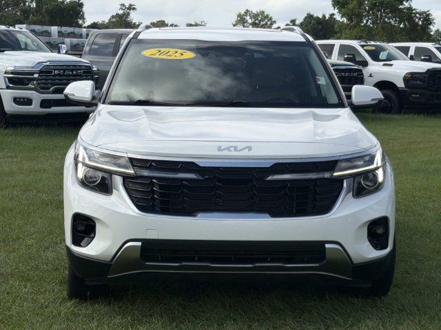 Used 2025 Kia Seltos EX FWD image 3