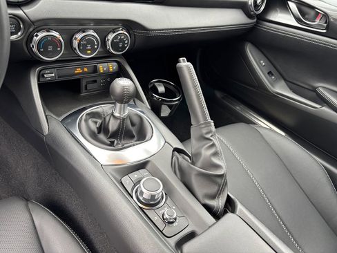 Used 2023 MAZDA MX-5 Miata Grand Touring RWD image 19