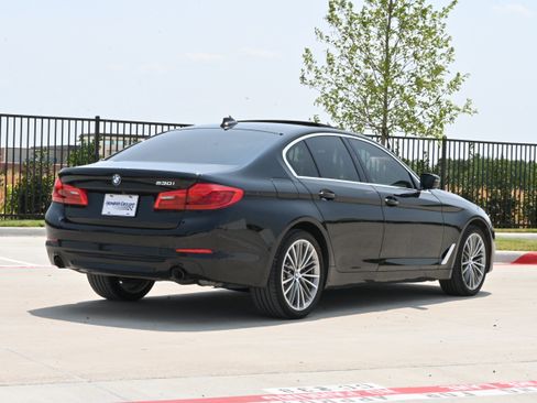 Used 2020 BMW 530i w/ Convenience Package RWD image 9