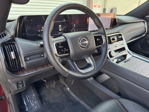 Used 2025 Nissan Armada SL AWD/4WD image 13