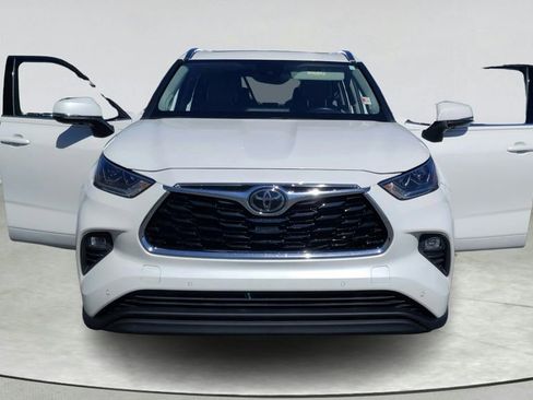 Used 2021 Toyota Highlander Limited image 9