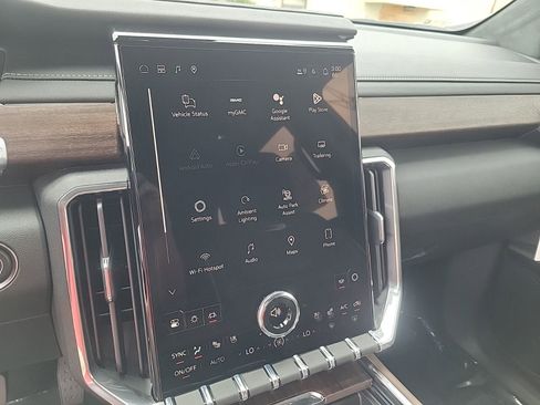 New 2026 GMC Acadia Denali Ultimate FWD image 17