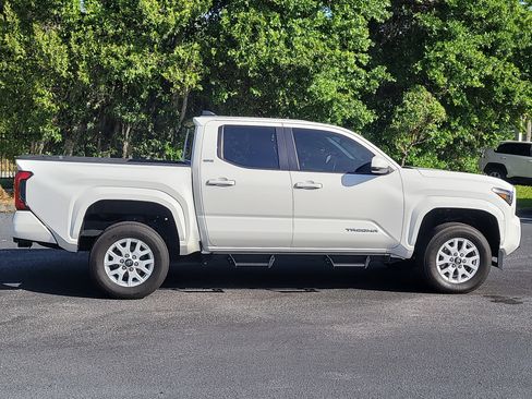 Certified 2024 Toyota Tacoma SR5 image 8