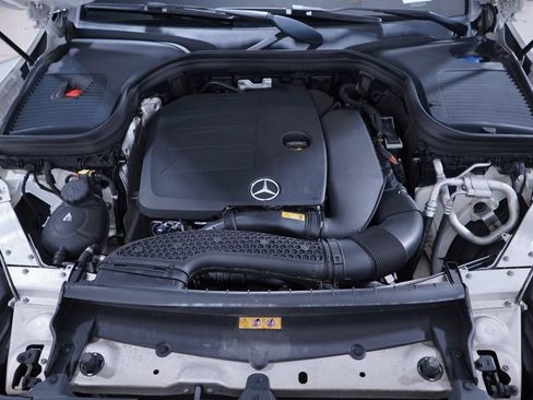 Used 2021 Mercedes-Benz GLC 300 image 24