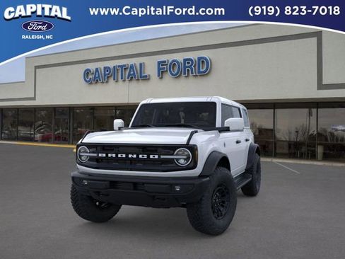 New 2026 Ford Bronco Outer Banks w/ Sasquatch Package AWD/4WD image 2