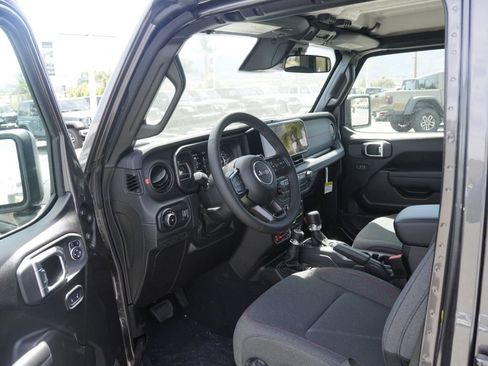 New 2026 Jeep Wrangler Unlimited Rubicon AWD/4WD image 20