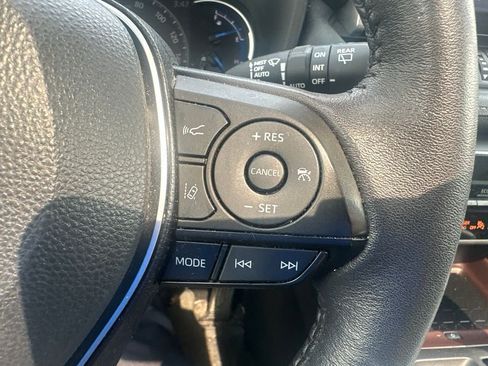 Used 2022 Toyota RAV4 Limited AWD/4WD image 16