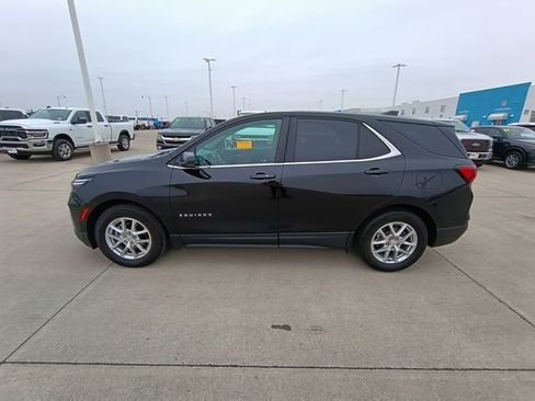 Used 2023 Chevrolet Equinox LT w/ Driver Convenience Package image 5