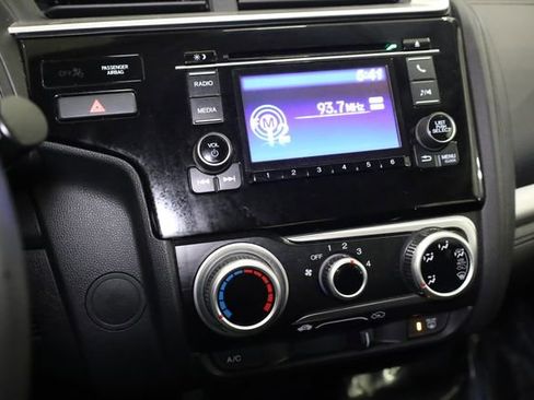 Used 2018 Honda Fit LX image 22