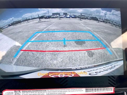 Used 2025 Toyota Sienna XLE w/ XLE Plus Package FWD image 26