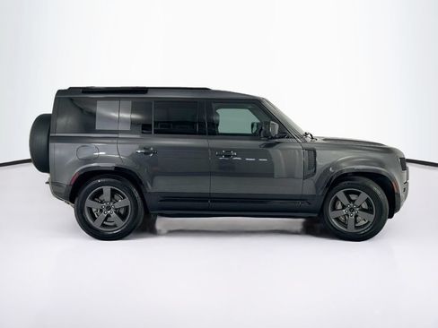 Used 2023 Land Rover Defender 110 X-Dynamic SE AWD/4WD image 4