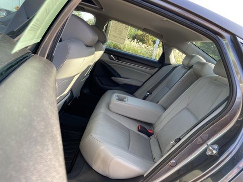 Used 2020 Honda Accord Touring image 16