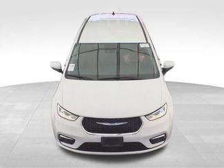 Used 2023 Chrysler Pacifica Touring-L FWD video 2