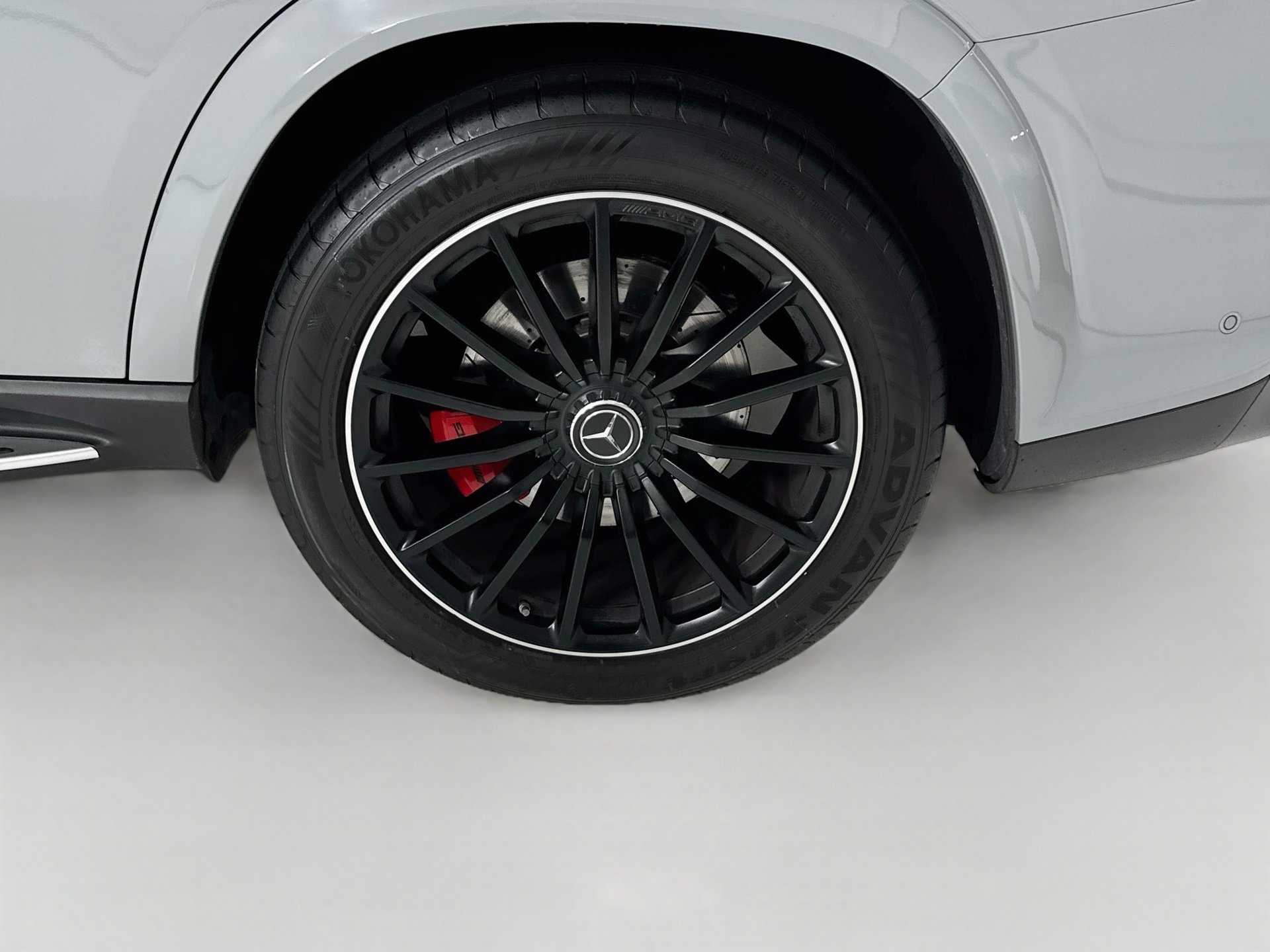 Used 2025 Mercedes-Benz GLS 63 AMG 4MATIC image 34
